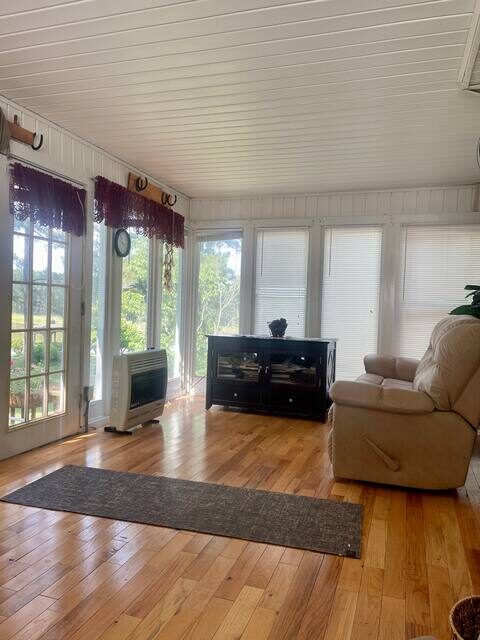 Sunroom lounge